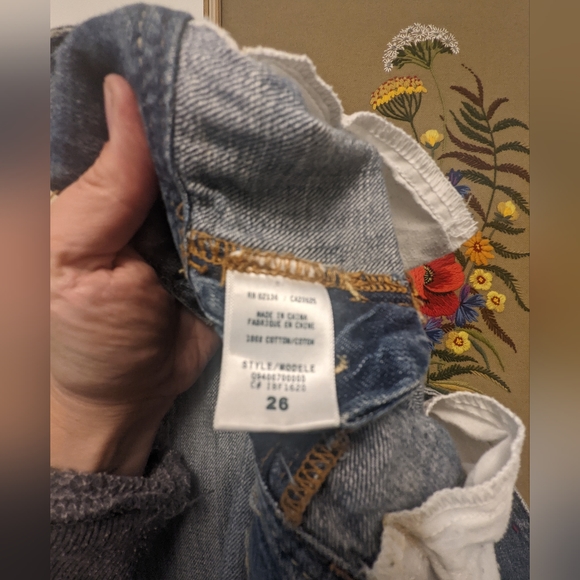 Guess Low Rise Cuffed Y2K Boyfriend style jeans - Picture 11 of 11